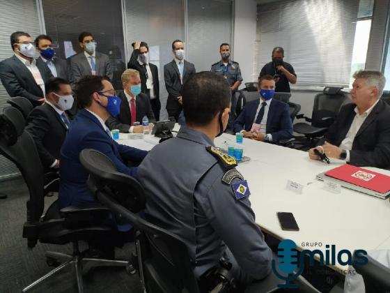 Secretário recebe presidente do TRE no dia das eleições.jpg