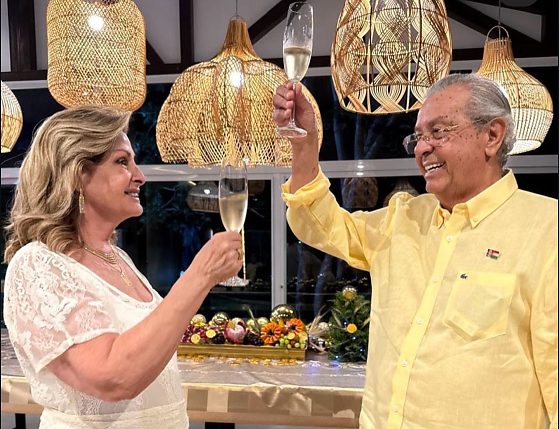 JAYME E ESPOSA